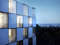 Bewegliche Glas-Fassaden: Balkonverglasung SL 23 von Solarlux