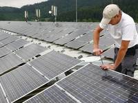 Solarmodule: Talfahrt der Modulpreise verliert an Schwung
