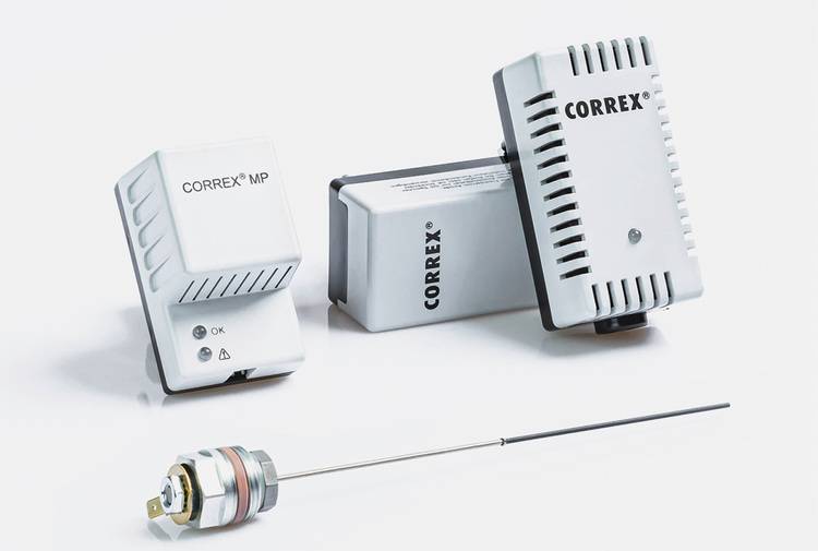Zu sehen sind elektronische Bauteile der Marke 'CORREX', darunter spezielle Sensoren und eine Sonde, die in der Gebäudetechnik zur Verbesserung der Energieeffizienz und zur präzisen Steuerung von HVAC-Systemen eingesetzt werden.