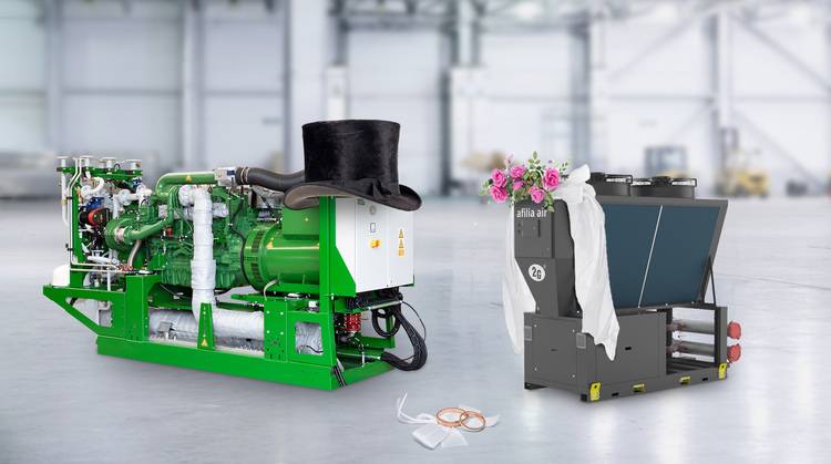 Alt-Text: „Zwei industrielle Heiz- und Kühlsysteme in einem Maschinenraum, das eine mit fortschrittlicher Wärmepumpentechnologie und das andere mit integrierter Photovoltaikanlage zur Steigerung der Energieeffizienz.“.