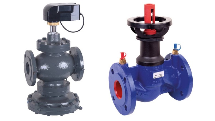 Alt-Text: „Zwei Industrieventile nebeneinander: links ein graues Ventil mit motorgesteuertem Antrieb zur automatisierten Steuerung in HLK-Systemen, rechts ein blaues Ventil mit manuellen Bedienelementen zur präzisen Anpassung in Gebäudetechnikprojekten.