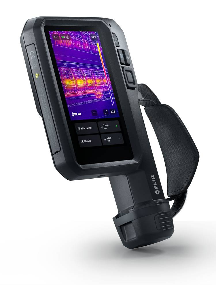Mobile FLIR-Wärmebildkamera mit Anzeige einer farbigen Thermografie, eingesetzt zur Detektion von Wärmebrücken in der Gebäudetechnik.