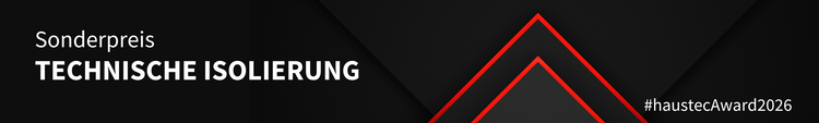 Schwarzes Banner mit Aufschrift "Sonderpreis TECHNISCHE ISOLIERUNG", rote Winkellinien; Hinweis auf den Branchenevent-Hashtag #haustecAward2026.