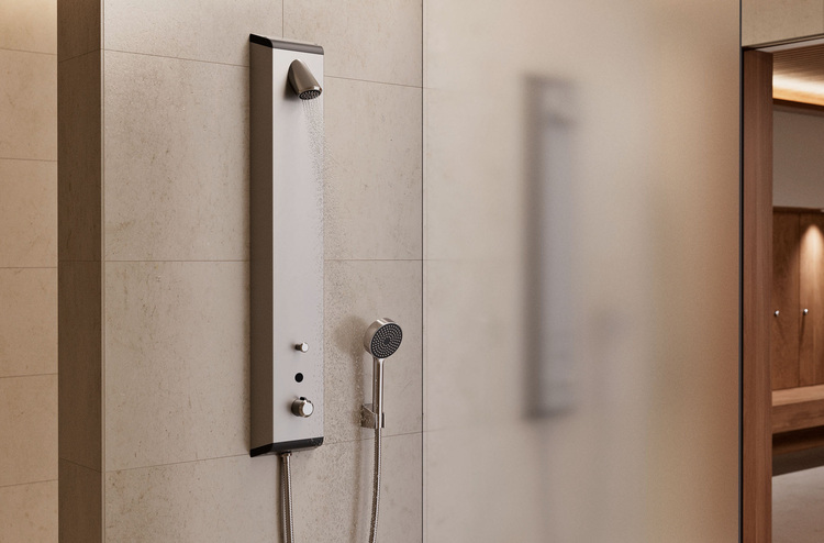 Duschpaneel mit fest installiertem Duschkopf und Handbrause an gefliestem Badewand, geeignet für barrierearme Sanitärkonzepte in der Gebäudetechnik.