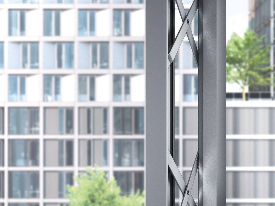 Roto PS Aintree: Parallelausstellscheren für nach außen öffnende Alufenster Roto PS Aintree: Parallelausstellscheren für nach außen öffnende Alufenster