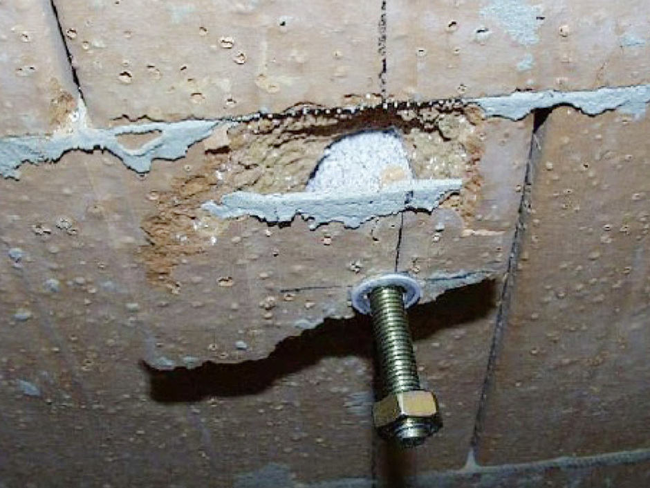 Wie Befestigungsprobleme die Sicherheit von Geländern und Markisen gefährden Wie Befestigungsprobleme die Sicherheit von Geländern und Markisen gefährden