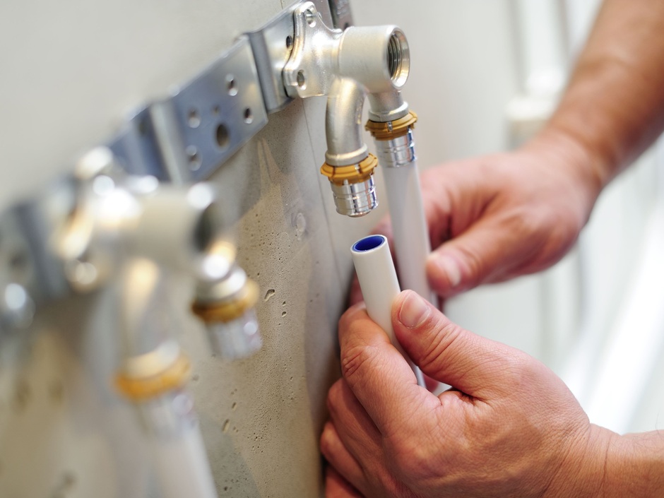 Trinkwasser: So wirken sich T-Stück, Reihen- oder Ringinstallation aus Trinkwasser: So wirken sich T-Stück, Reihen- oder Ringinstallation aus