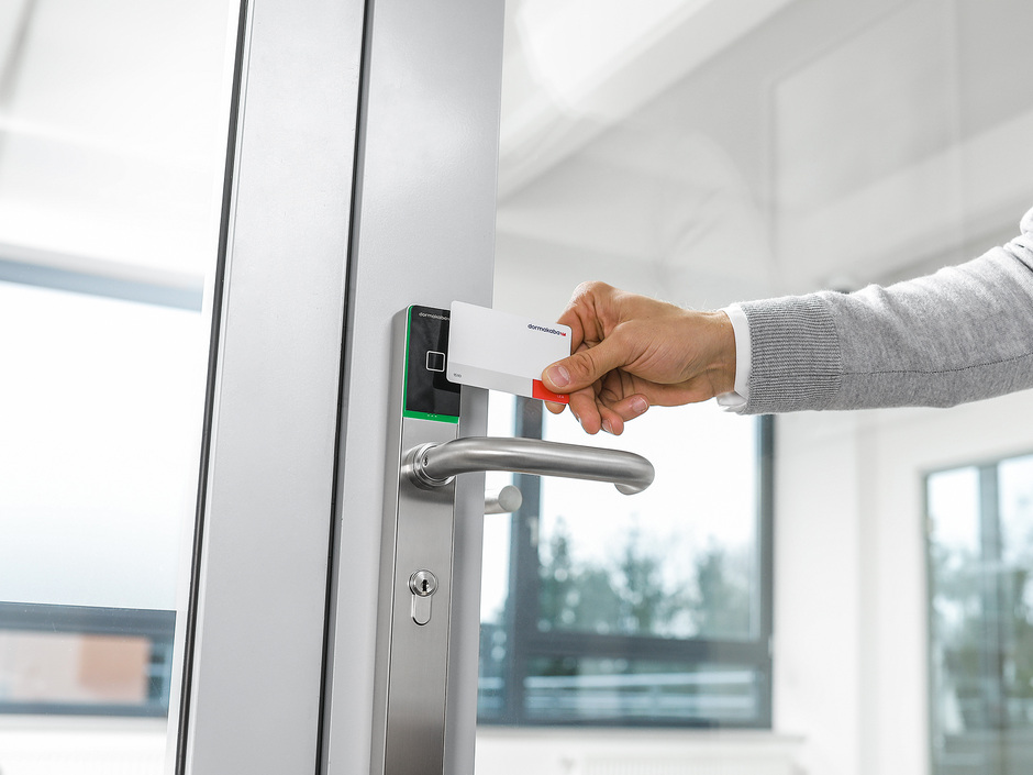 Neue elektronische Beschlagslösungen von dormakaba Neue elektronische Beschlagslösungen von dormakaba