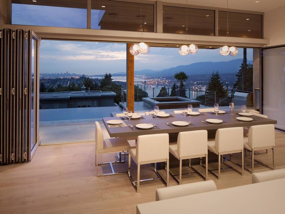 Verbinden was zusammengehört: Glas-Faltwand als Fassadenlösung Verbinden was zusammengehört: Glas-Faltwand als Fassadenlösung