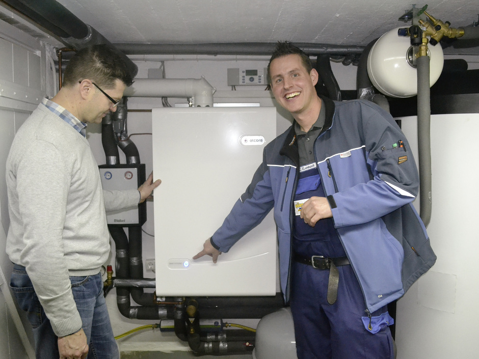 Brennstoffzelle in der Praxis: BHKW kombiniert mit PV und Pellets Brennstoffzelle in der Praxis: BHKW kombiniert mit PV und Pellets