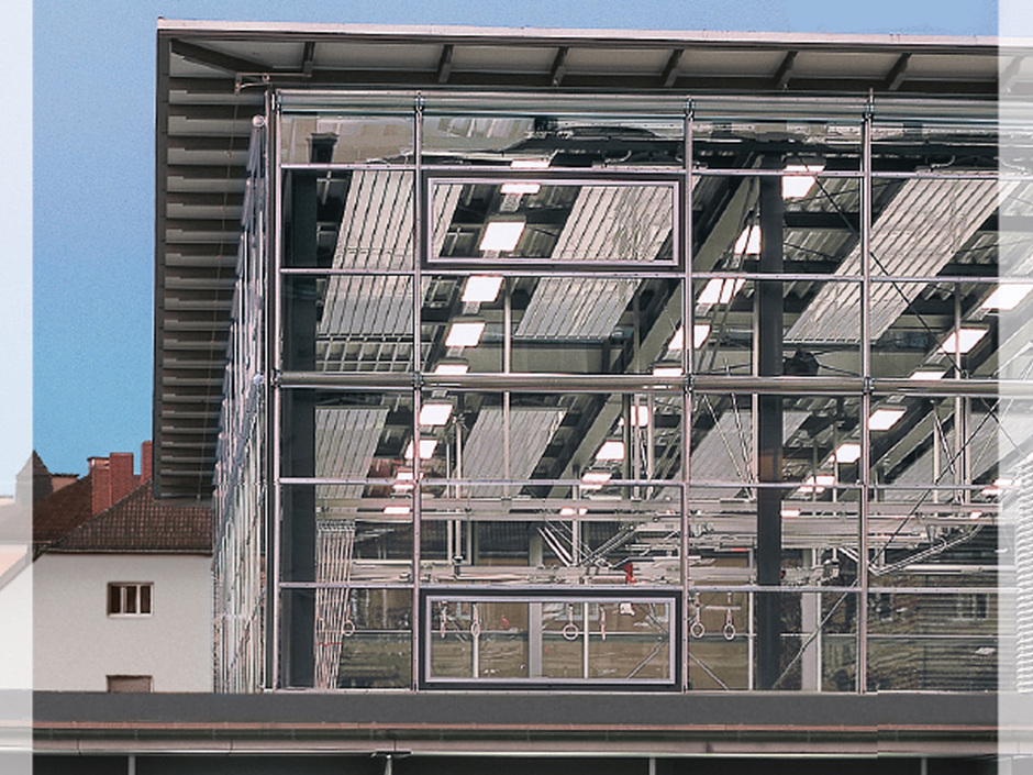 Zehnder: Neue Regelungstechnik für Deckenstrahlplatten Zehnder: Neue Regelungstechnik für Deckenstrahlplatten