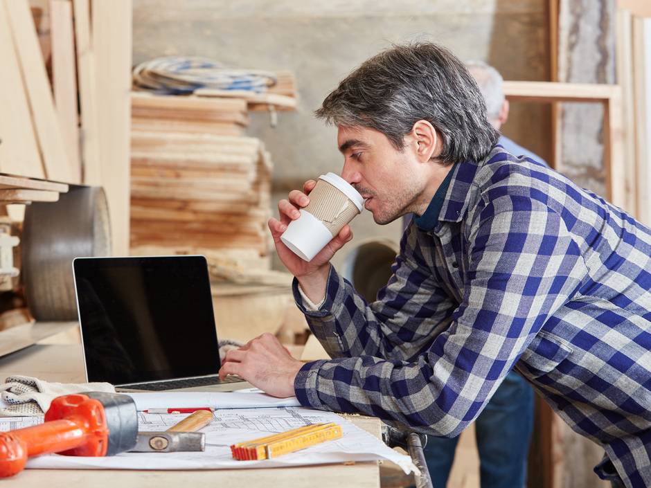 8 Tipps: So gelingt der Wiedereinstieg in den Job nach dem Urlaub 8 Tipps: So gelingt der Wiedereinstieg in den Job nach dem Urlaub