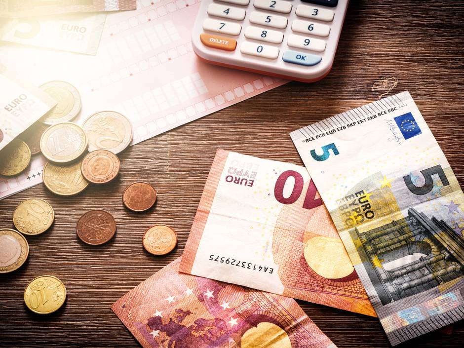 Wie viel verdienen Sie in einer Stunde? Wie viel verdienen Sie in einer Stunde?