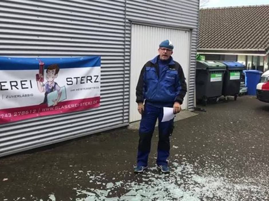 Auf der Suche nach Azubis: Glaserei landet Hit im Internet Auf der Suche nach Azubis: Glaserei landet Hit im Internet