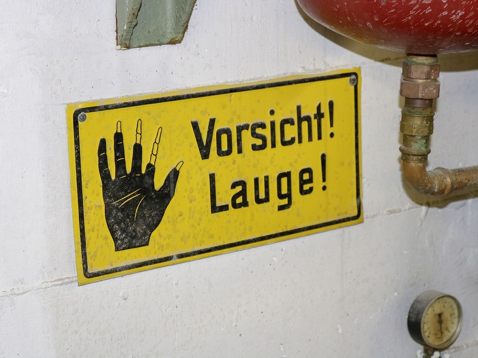 Gefahrstoffe in Werkstätten richtig lagern Gefahrstoffe in Werkstätten richtig lagern