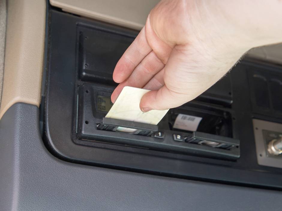 EU-Verkehrsausschuss beschließt Ausdehnung der Tachographenpflicht EU-Verkehrsausschuss beschließt Ausdehnung der Tachographenpflicht