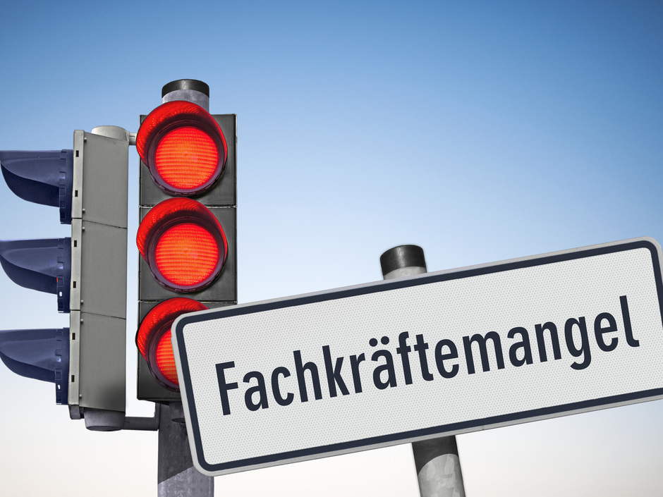 Studie: Die Akademisierung verschärft den Fachkräftemangel