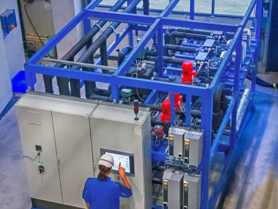 TÜV SÜD nimmt neuen CO2-Prüfstand in Betrieb TÜV SÜD nimmt neuen CO2-Prüfstand in Betrieb