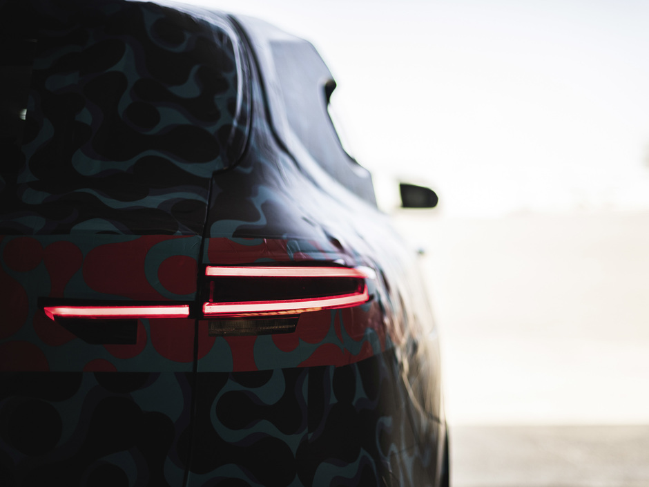 Daimler schickt am Dienstag erstes Elektroauto ins Rennen Daimler schickt am Dienstag erstes Elektroauto ins Rennen