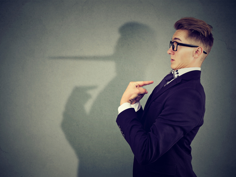 7 Tricks, um lügende Bewerber zu entlarven 7 Tricks, um lügende Bewerber zu entlarven