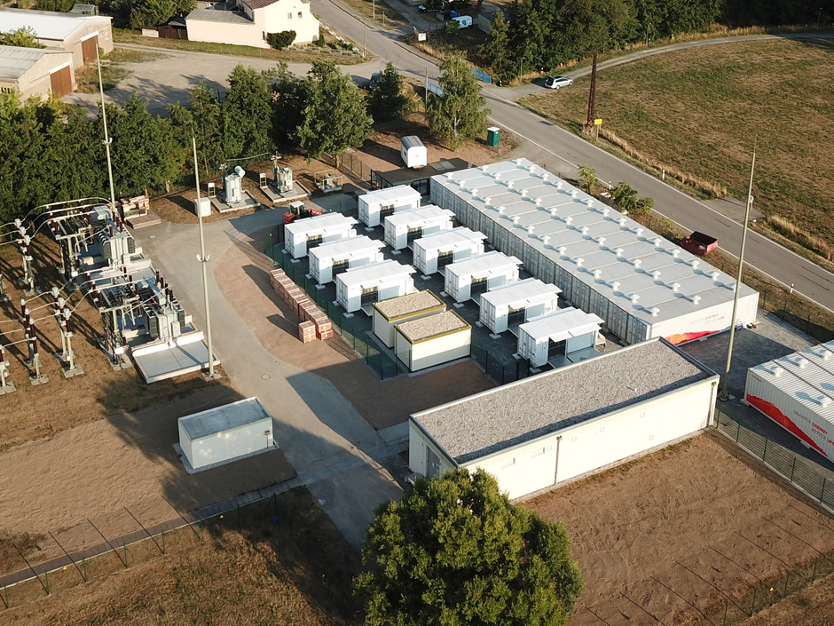 16 MW Großspeicher mit Systemtechnik von SMA 16 MW Großspeicher mit Systemtechnik von SMA