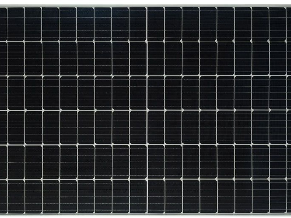 Luxor Solarmodule mit halben Zellen