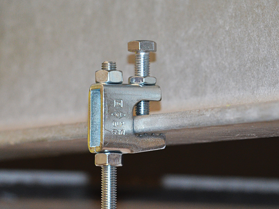 MEFA Trägerklammer MKS: Montage von Rohrleitungen an Stahlträger MEFA Trägerklammer MKS: Montage von Rohrleitungen an Stahlträger