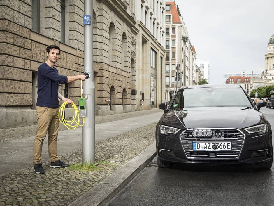 Laternen mit E-Ladestationen: Pilotprojekt von Ubitricity Laternen mit E-Ladestationen: Pilotprojekt von Ubitricity