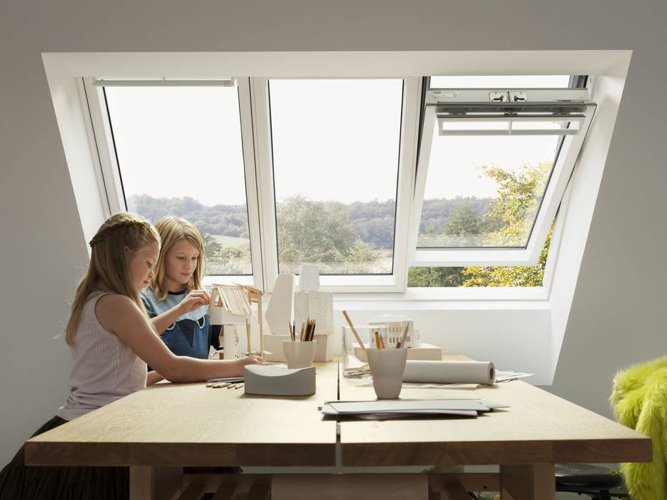 Velux Studio-Fenster 3 in 1: Großflächige Lichtlösung fürs Schrägdach