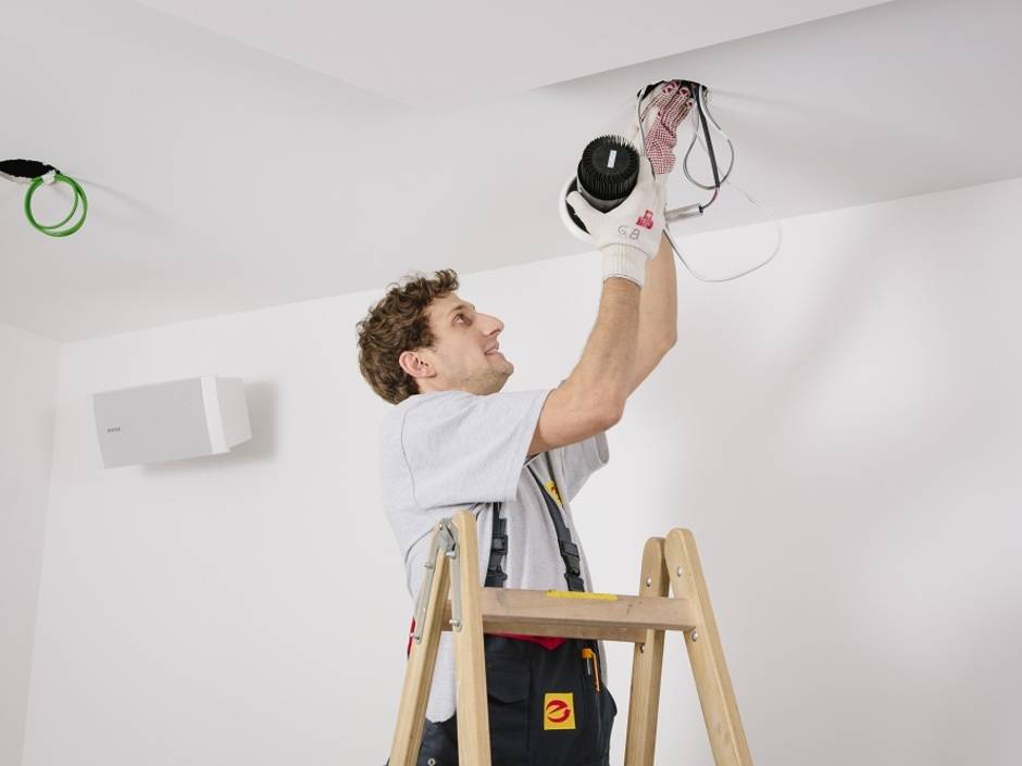 Neues Bad: Handwerker oder DIY eine Frage des Geldes und der Qualität Neues Bad: Handwerker oder DIY eine Frage des Geldes und der Qualität