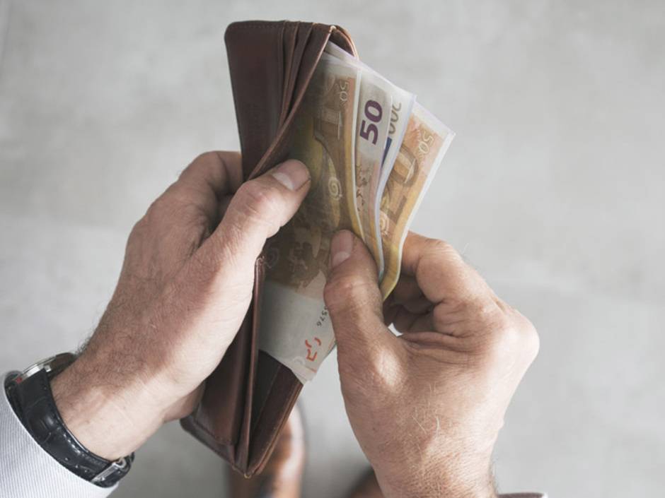 Kampf um Fachkräfte: Industrie erhöht die Gehälter Kampf um Fachkräfte: Industrie erhöht die Gehälter