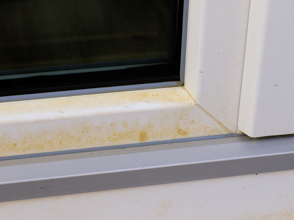 Woher Kommen Die Gelben Flecken An Kunststofffenstern Haustec