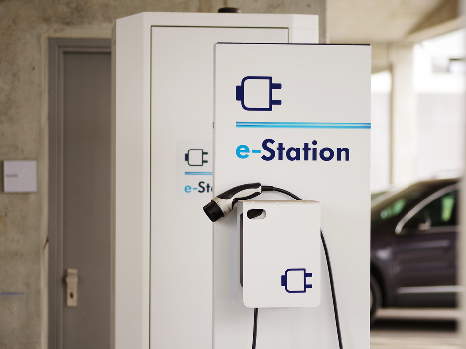 Planungshilfe für E-Ladestationen in Gebäuden Planungshilfe für E-Ladestationen in Gebäuden