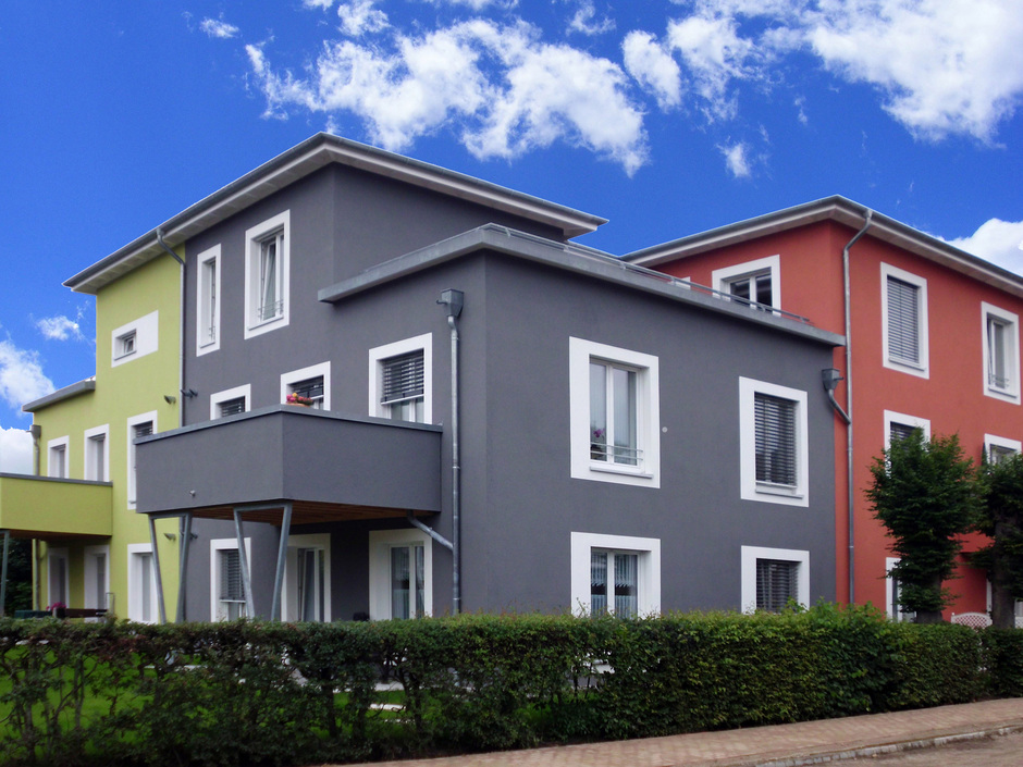 Heck Wall Systems: Mehr Farbvielfalt für gedämmte Fassaden Heck Wall Systems: Mehr Farbvielfalt für gedämmte Fassaden