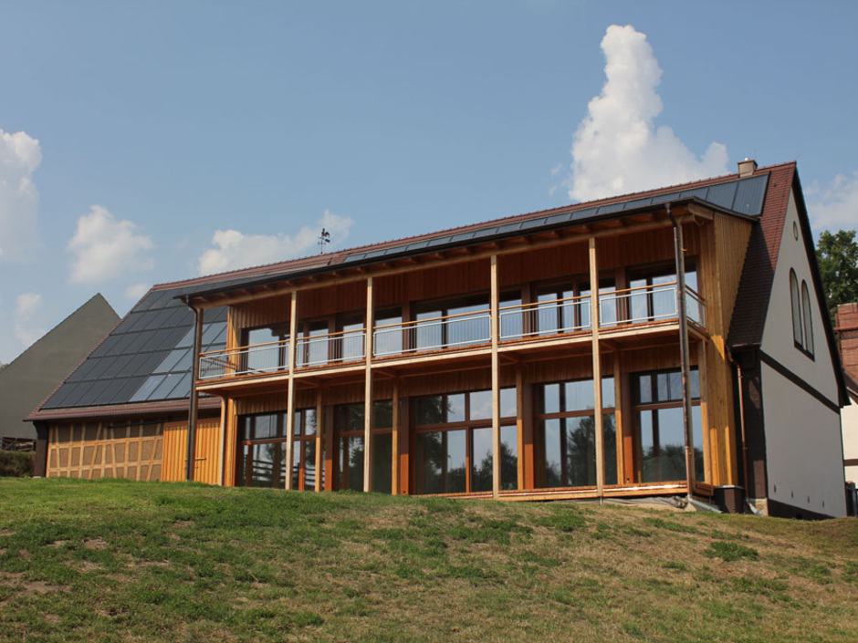 Wie eine alte Scheune zum autarken und vernetzten Wohnhaus wird Wie eine alte Scheune zum autarken und vernetzten Wohnhaus wird