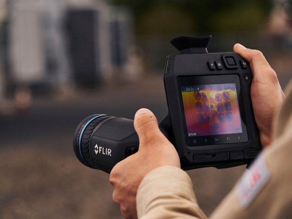 Flir: T860 Hochleistungs-Wärmebildkamera für Bauthermografie