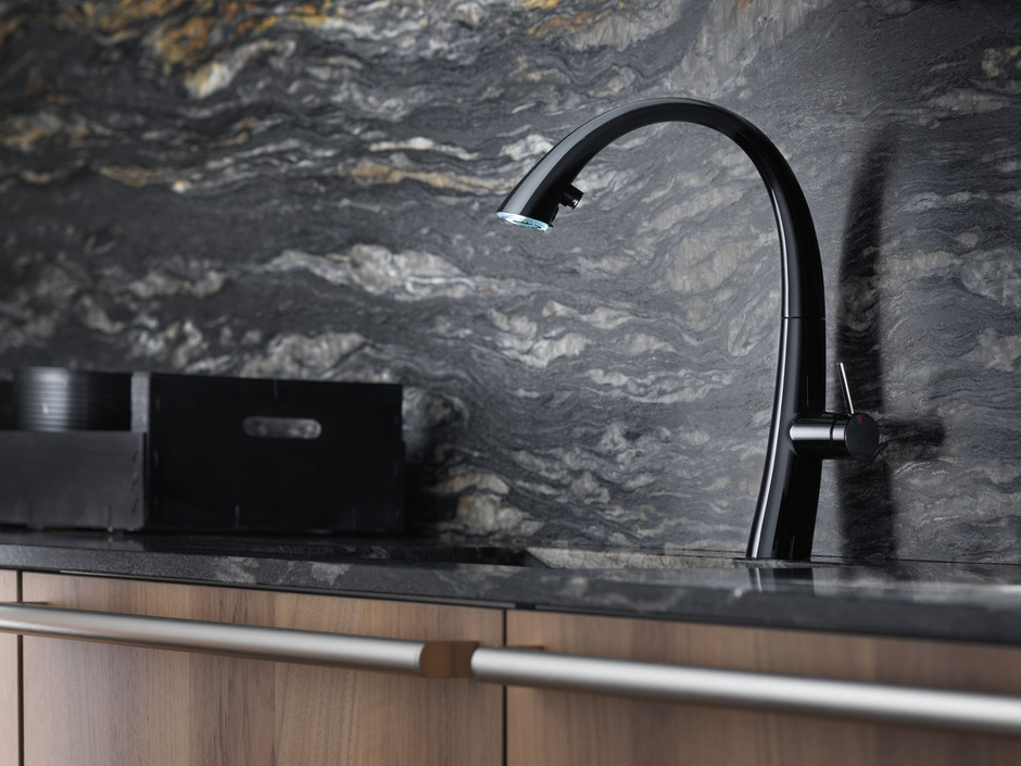 KWC: Neue Farbe für Küchenarmaturen KWC: Neue Farbe für Küchenarmaturen