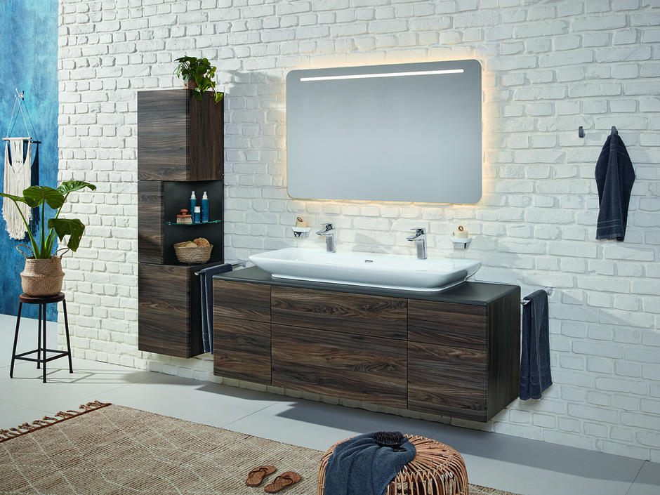 Vigour white: Badmöbel mit neuen Farben, Fronten und Formen Vigour white: Badmöbel mit neuen Farben, Fronten und Formen