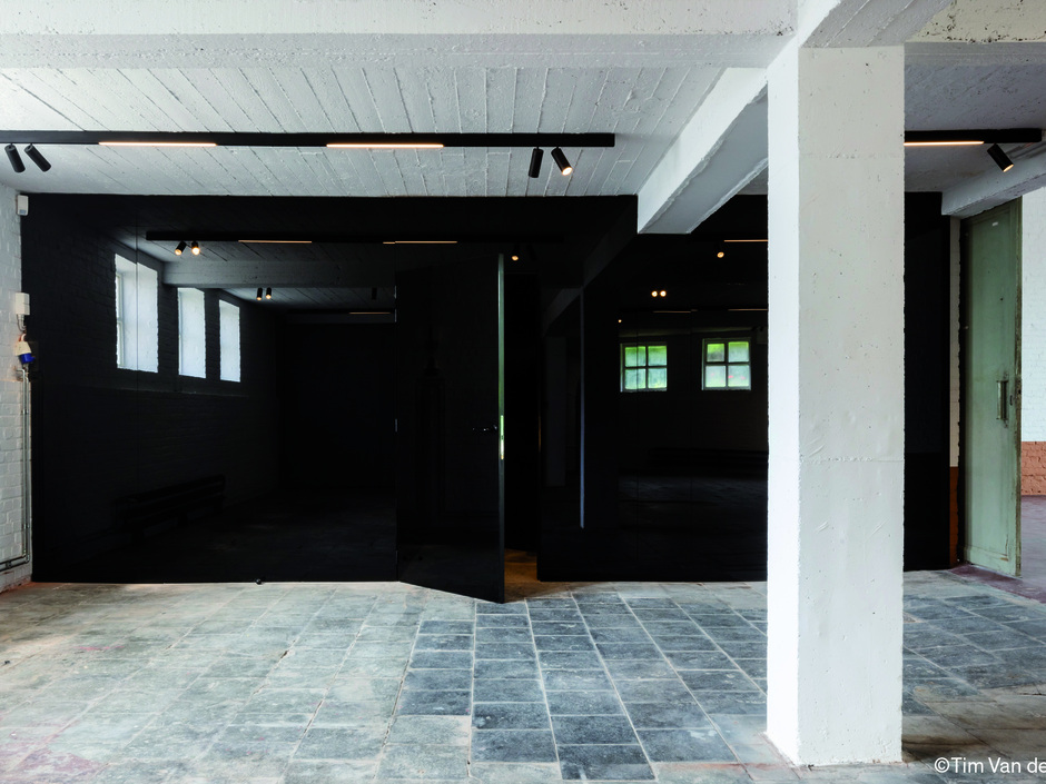 DELABIE: „Elektro Dance“-Band renoviert Safari Studios DELABIE: „Elektro Dance“-Band renoviert Safari Studios