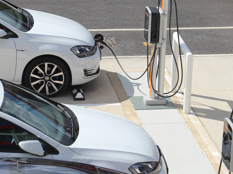 Vernetztes Laden: 5 Vorteile für Unternehmen Vernetztes Laden: 5 Vorteile für Unternehmen