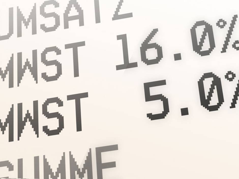 Mehrwertsteuersenkung: Was kosten jetzt Billy-Regal, iPhone oder ein Golf? Mehrwertsteuersenkung: Was kosten jetzt Billy-Regal, iPhone oder ein Golf?