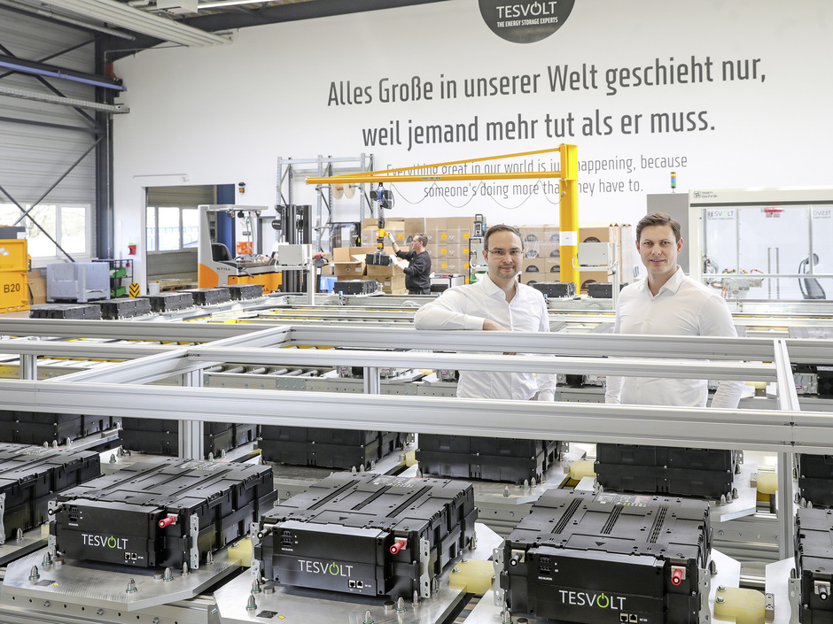 Gewerbe- und Industriespeicher aus der Tesvolt-Gigafactory Gewerbe- und Industriespeicher aus der Tesvolt-Gigafactory