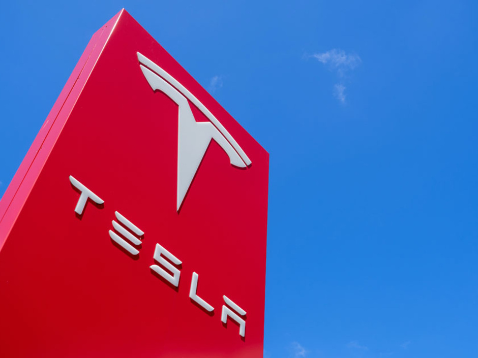 Tesla befragt Kunden zu Interesse an unternehmenseigenem Stromtarif Tesla befragt Kunden zu Interesse an unternehmenseigenem Stromtarif