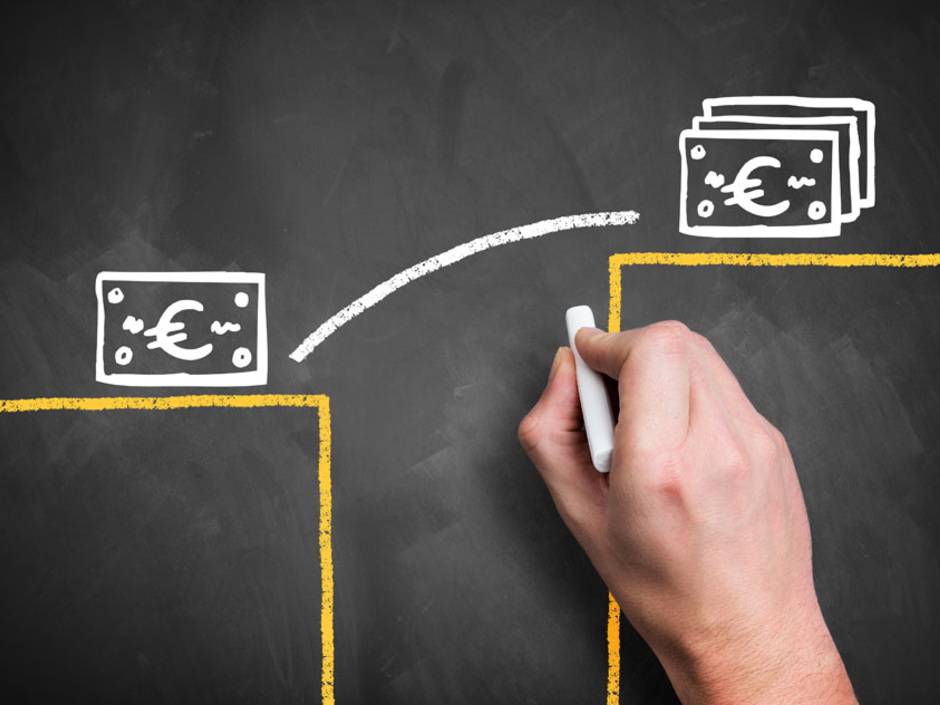 Einstiegsgehälter: Männer fordern mehr als Frauen und überschätzen sich Einstiegsgehälter: Männer fordern mehr als Frauen und überschätzen sich