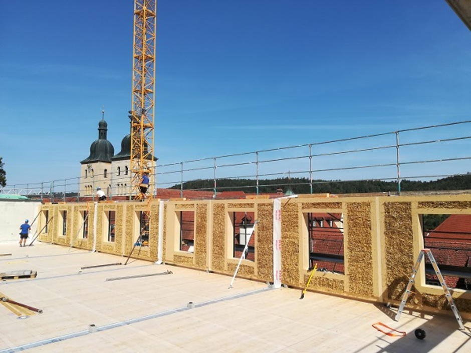 Größtes strohgedämmtes Gebäude errichtet Größtes strohgedämmtes Gebäude errichtet