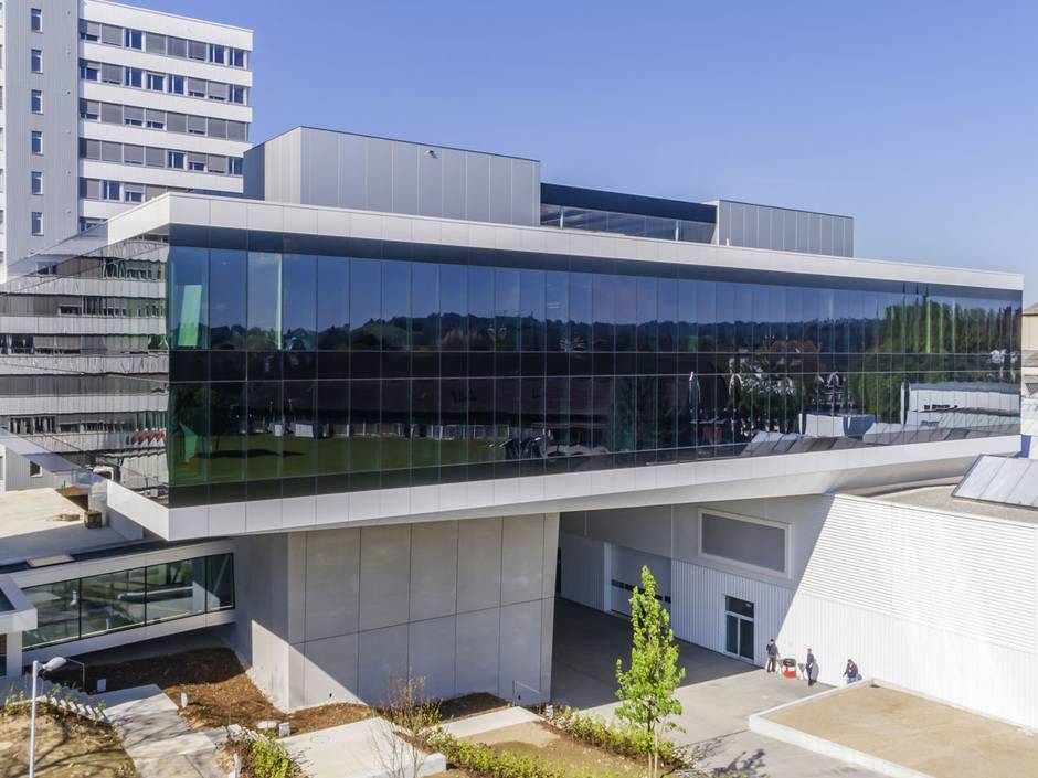 SageGlass Vario: Rahmenlose Ganzglasoptik mit elektrochromen Gläsern SageGlass Vario: Rahmenlose Ganzglasoptik mit elektrochromen Gläsern