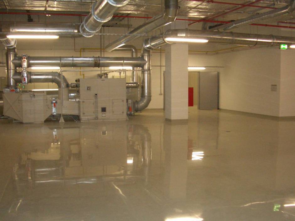 Dicht ist Pflicht! Industriehallenböden müssen Wasserhaushaltsgesetz genügen Dicht ist Pflicht! Industriehallenböden müssen Wasserhaushaltsgesetz genügen