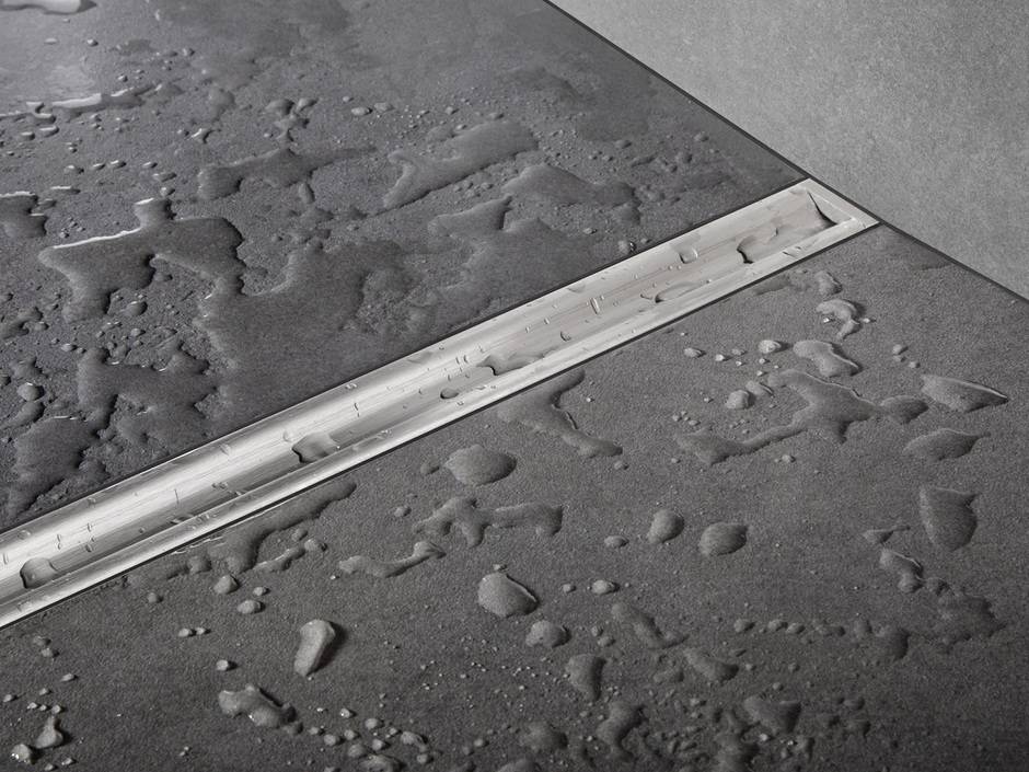 Schlüter: Zwei Ablaufprofile für bodentiefe Duschen Schlüter: Zwei Ablaufprofile für bodentiefe Duschen