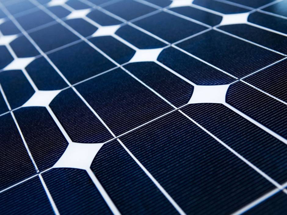 Sonnen-Kraftwerk für den Balkon: Solarmodule am Haus Sonnen-Kraftwerk für den Balkon: Solarmodule am Haus