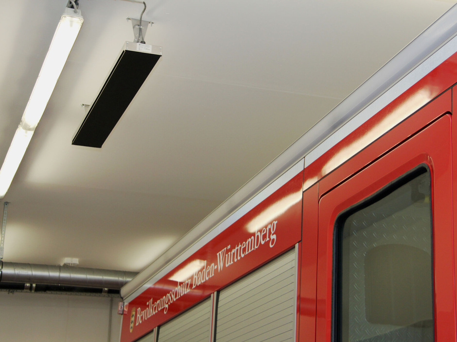 Elektrische Infrarot-Hallenheizung mit Dunkelstrahlern von Vitramo Elektrische Infrarot-Hallenheizung mit Dunkelstrahlern von Vitramo